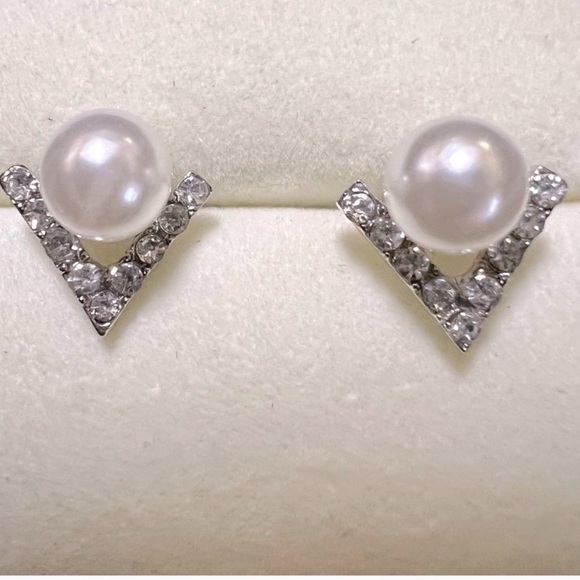 Macy's Jewelry - Macy's Silver Pearl and Crystal Earrings